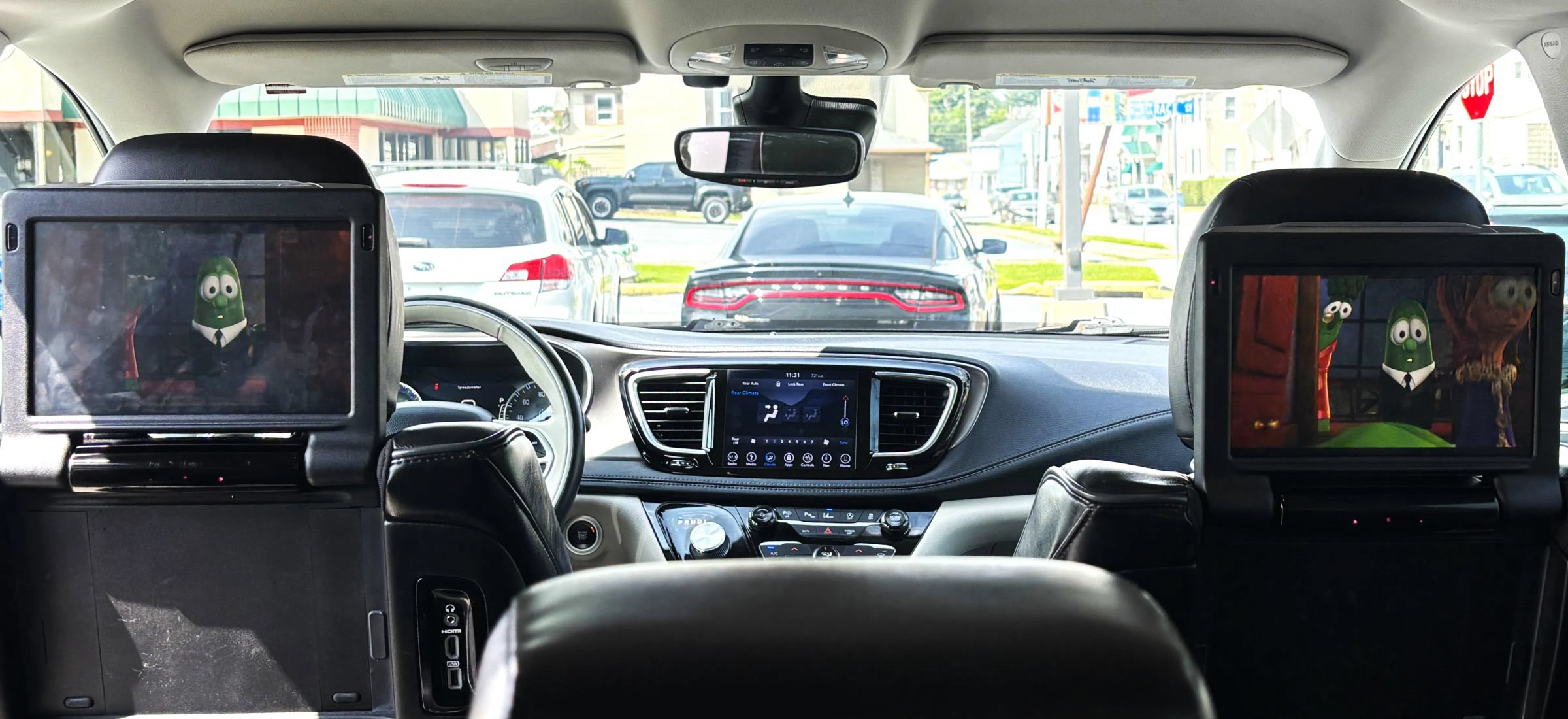 Used 2018 Chrysler Pacifica Limited w/ Advanced Safetytec Group FWD image 13