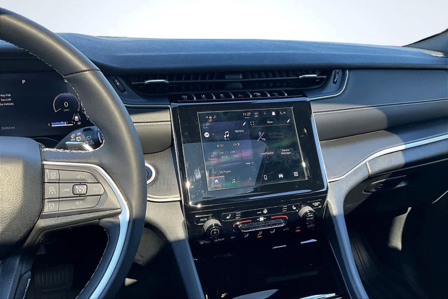 Used 2024 Jeep Grand Cherokee Altitude image 16