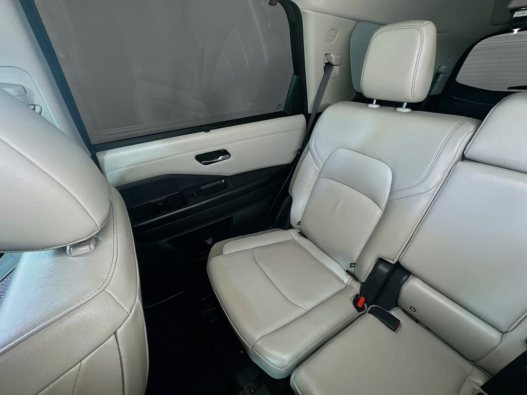 Used 2022 Nissan Pathfinder SL image 12