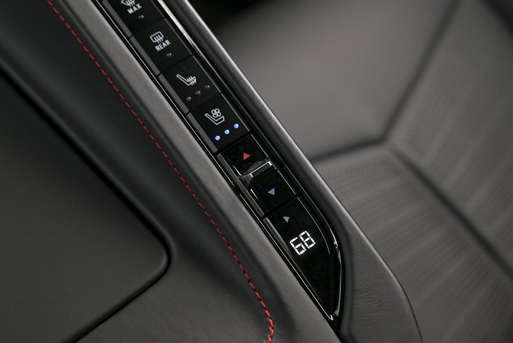 Used 2023 Chevrolet Corvette Stingray Premium Cpe w/ 3LT image 35