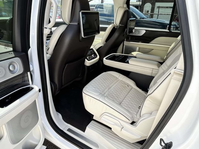 Used 2020 Lincoln Navigator L Black Label w/ Cargo Convenience Package AWD/4WD image 8