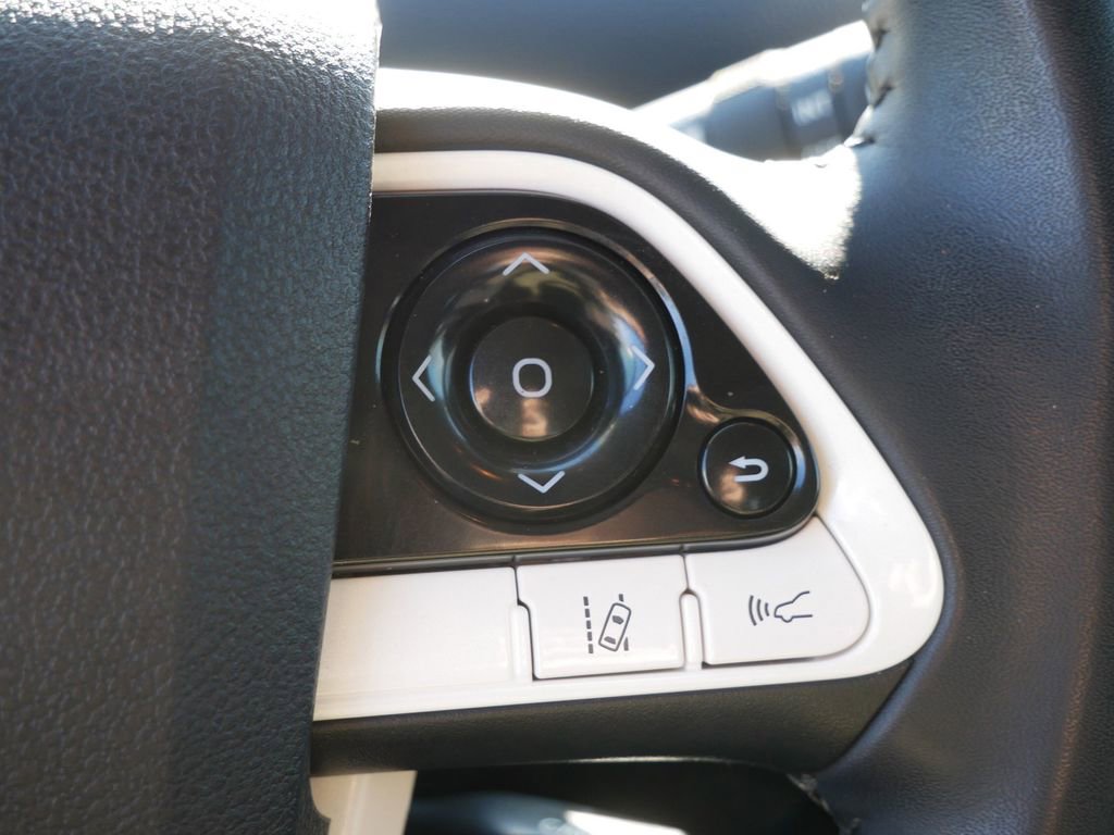 Certified 2018 Toyota Prius Three image 26