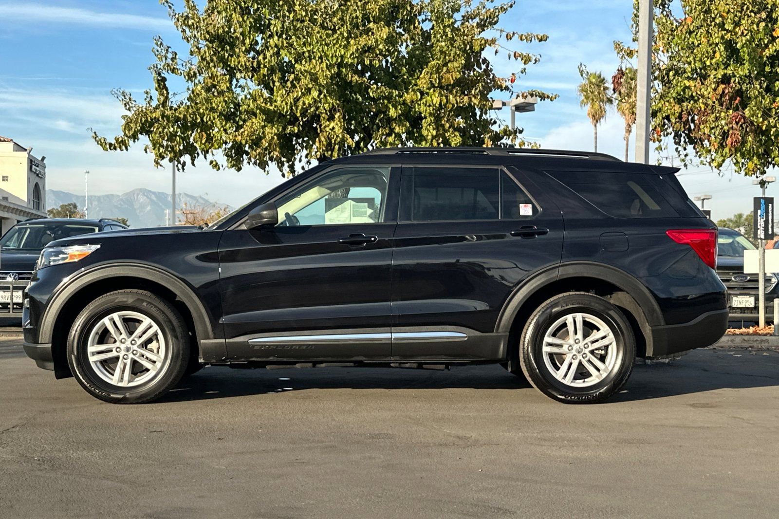 Used 2024 Ford Explorer XLT w/ Equipment Group 202A image 7