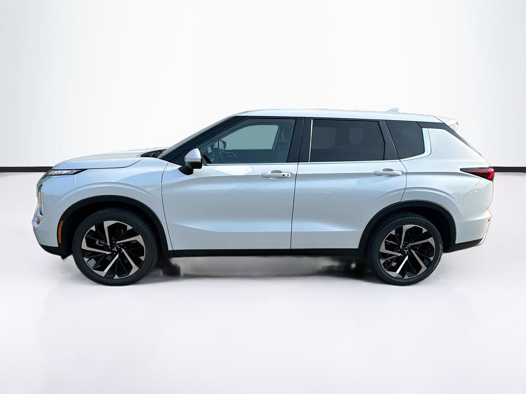 Used 2024 Mitsubishi Outlander SE AWD/4WD image 8