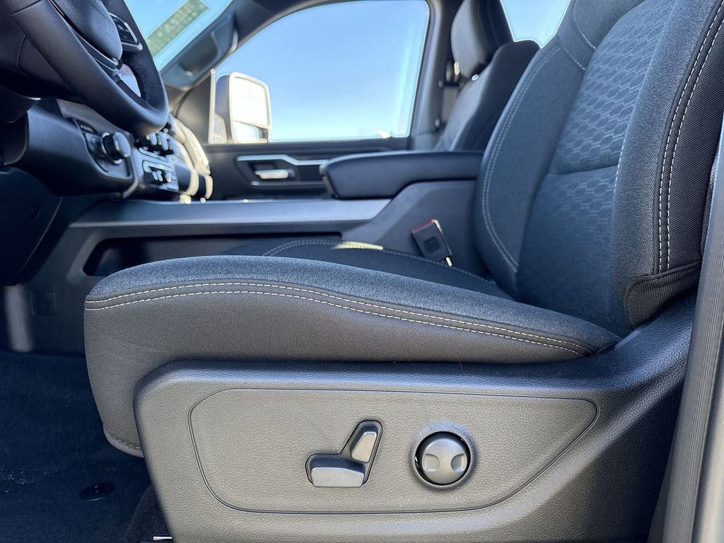 New 2026 RAM 1500 Big Horn AWD/4WD image 11