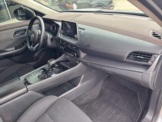 Used 2023 Nissan Rogue S FWD image 11
