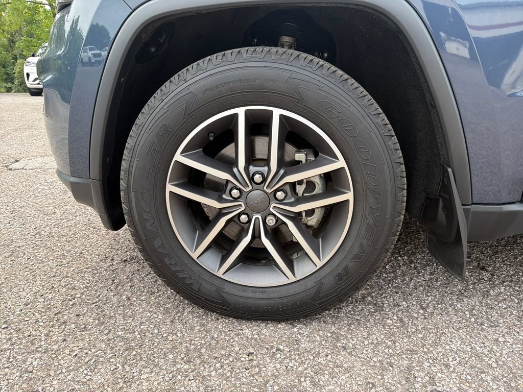 Used 2020 Jeep Grand Cherokee Limited RWD image 10