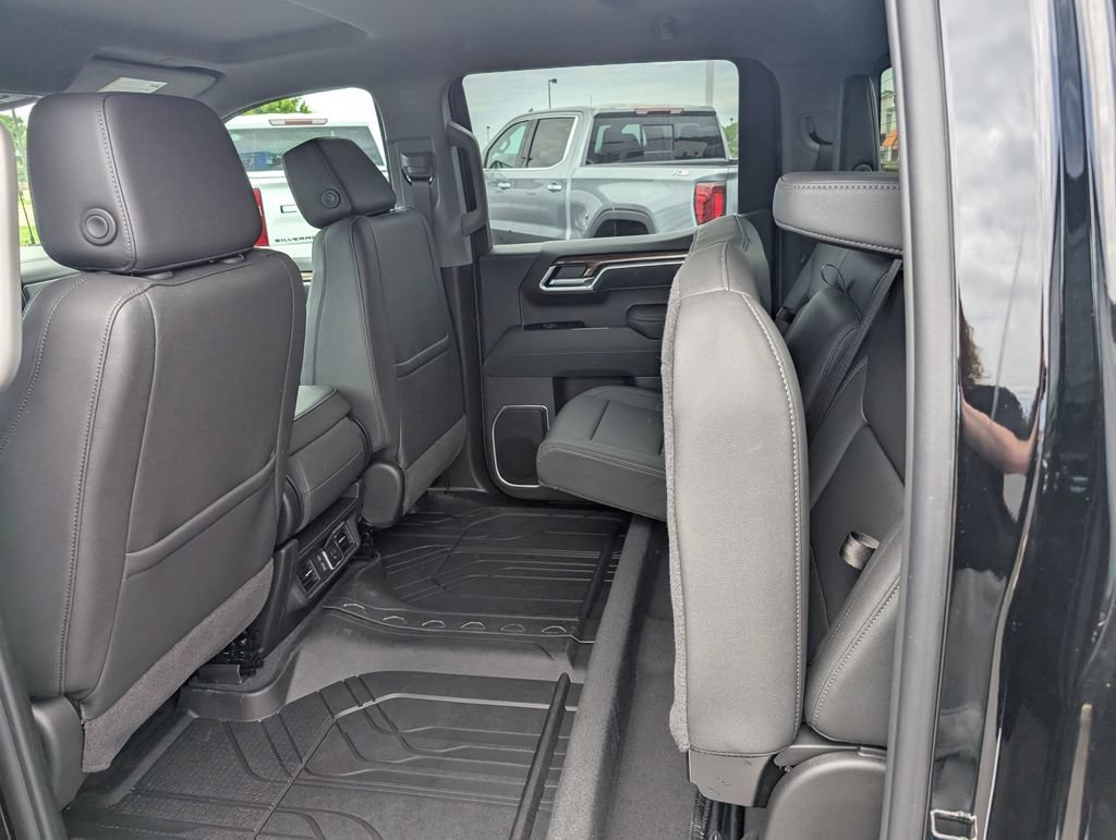 New 2026 Chevrolet Silverado 1500 LT w/ Leather Package AWD/4WD image 14