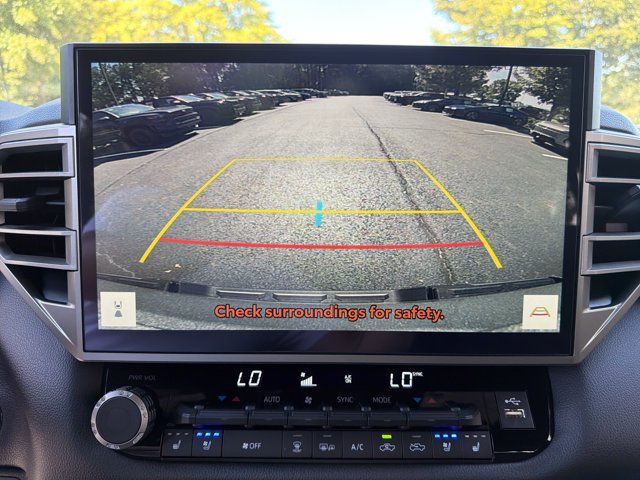 Used 2025 Toyota Tundra Limited AWD/4WD image 28