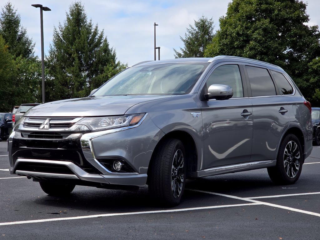Used 2018 Mitsubishi Outlander 4WD Plug-In Hybrid image 26