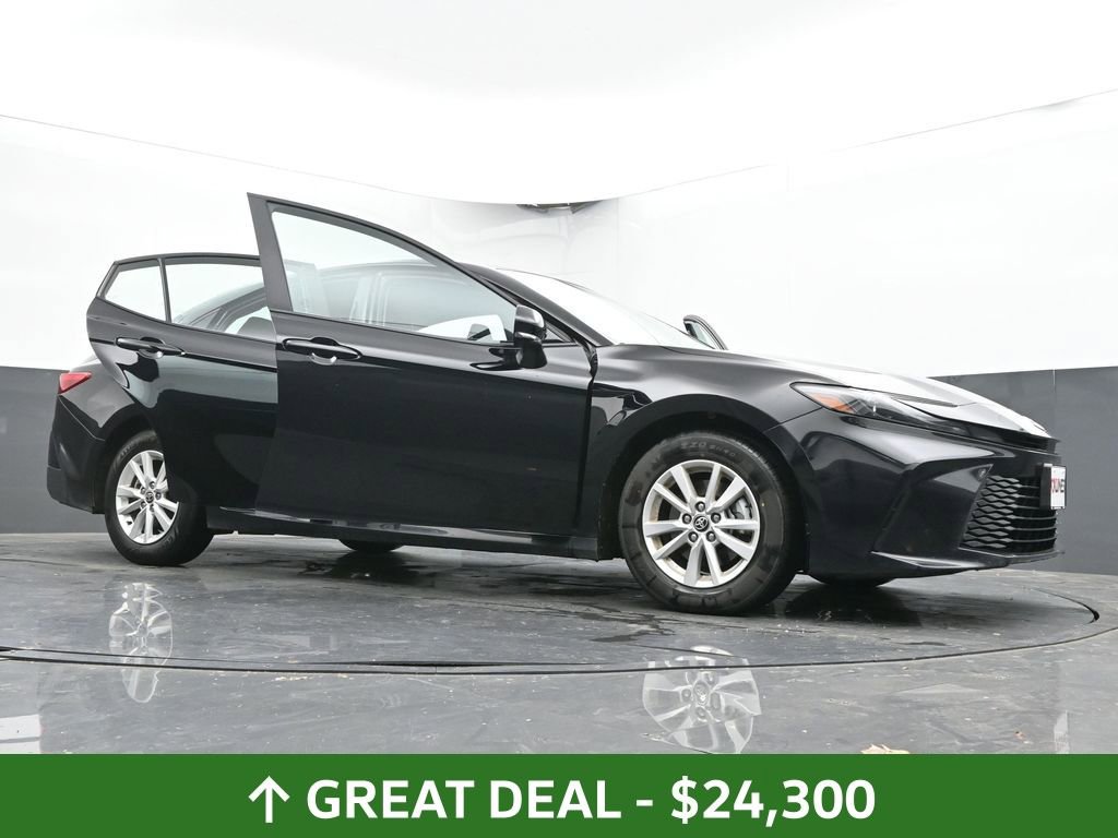 Used 2025 Toyota Camry LE image 67
