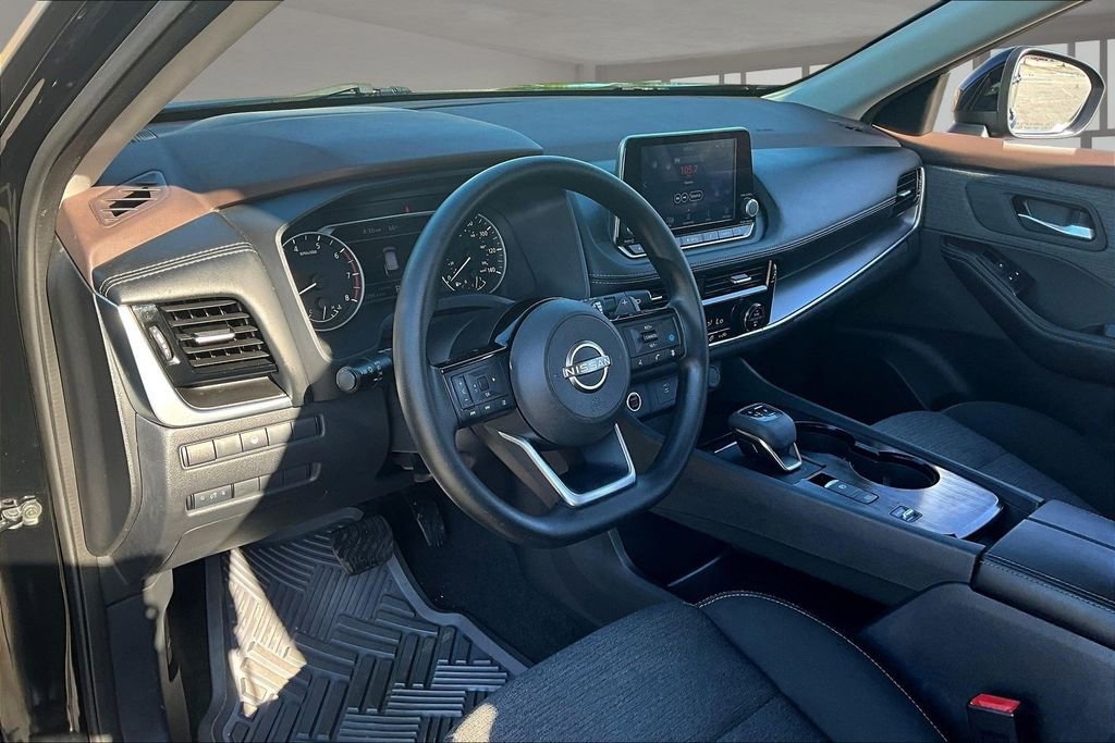 Used 2022 Nissan Rogue SV FWD image 16