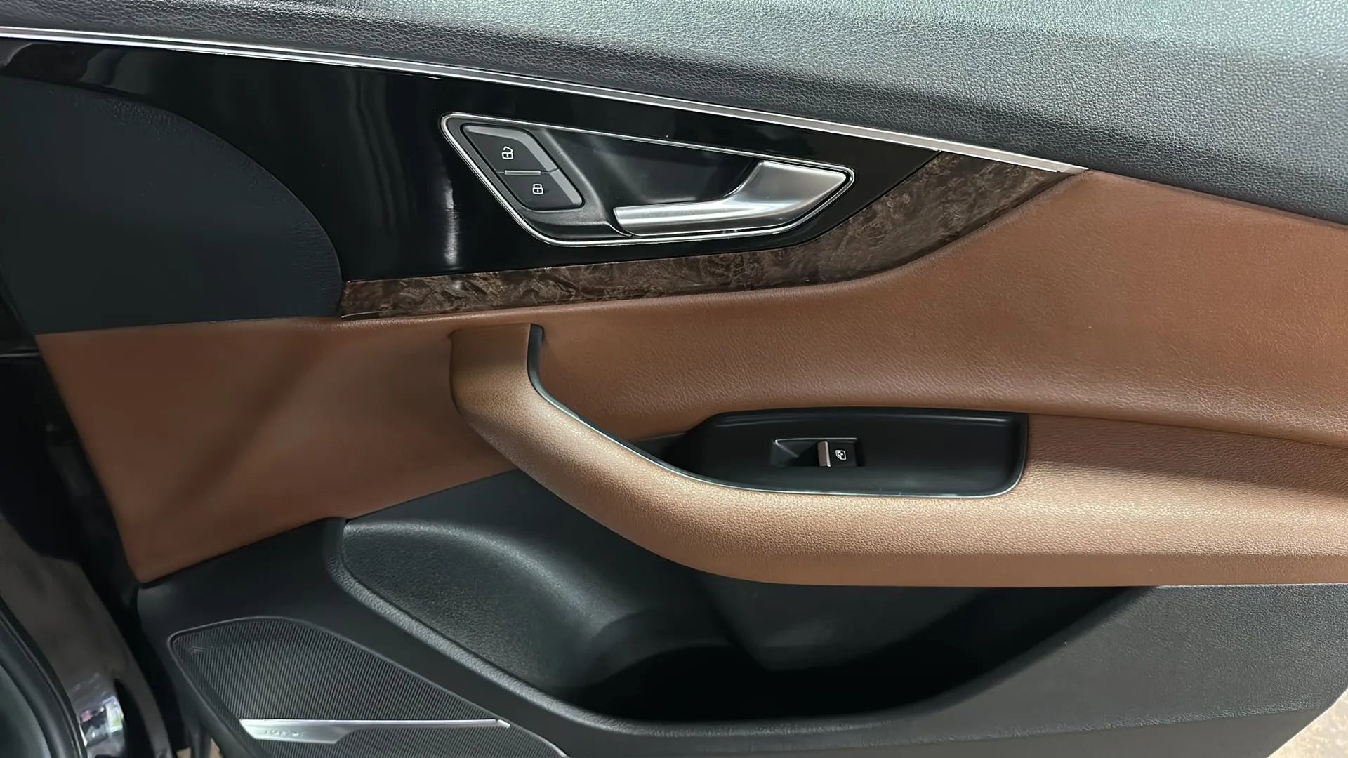 Used 2018 Audi Q7 3.0T Premium Plus w/ Premium Plus Package image 24