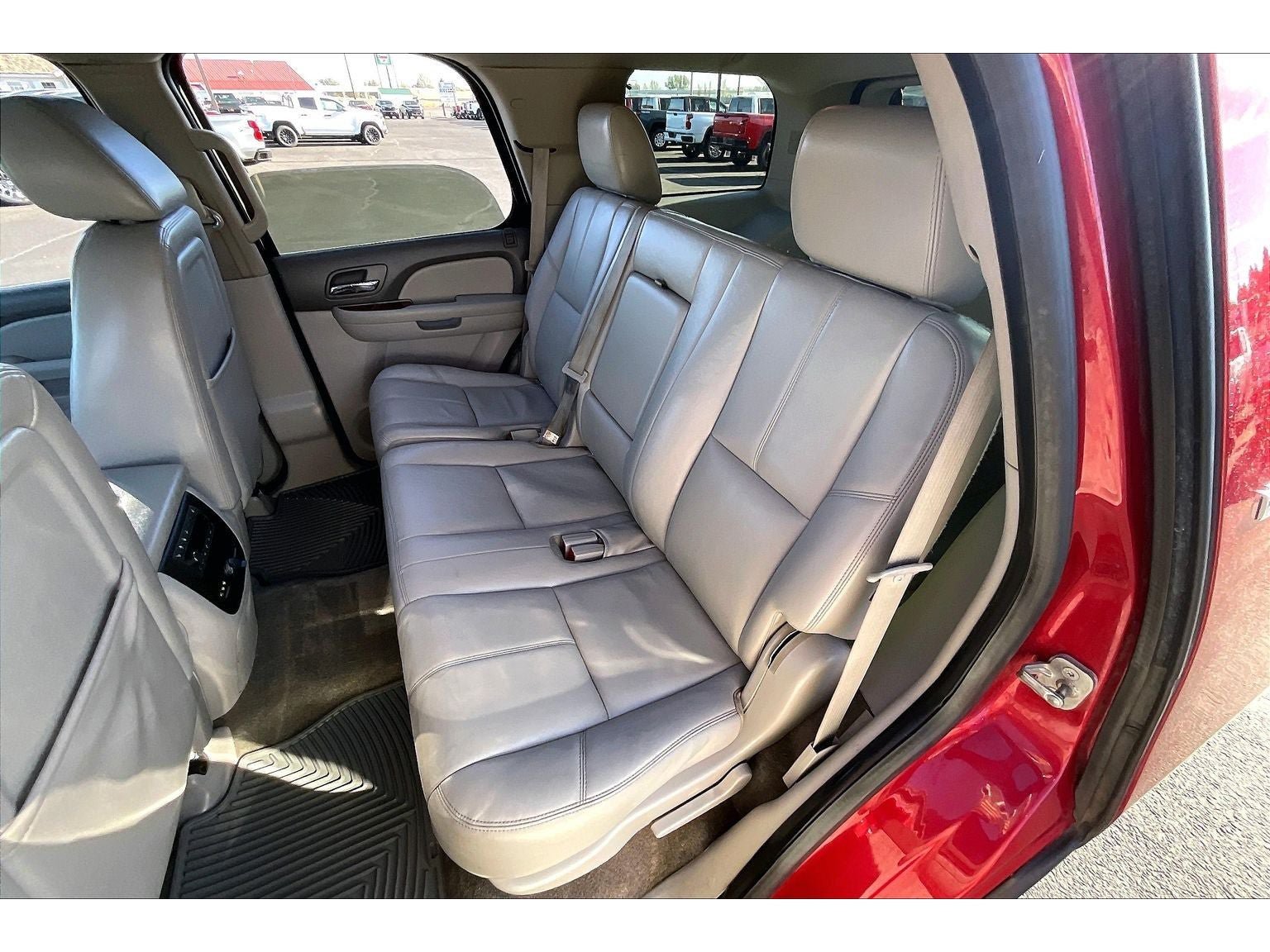 Used 2014 Chevrolet Tahoe LT w/ Luxury Package AWD/4WD image 27