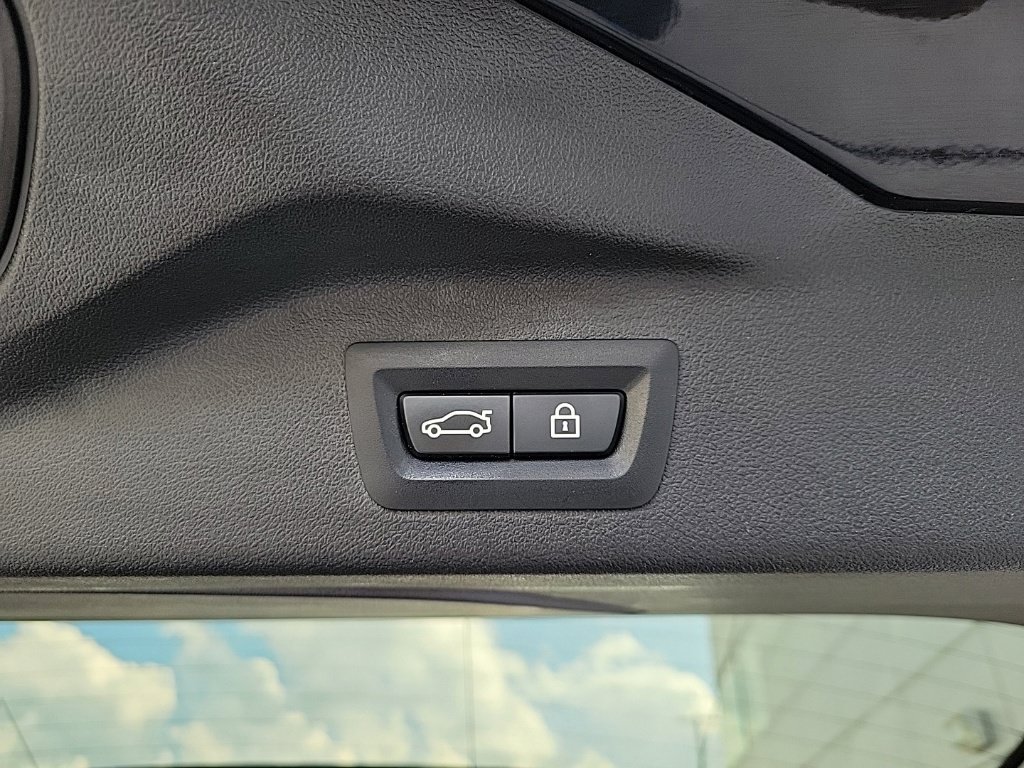 Used 2021 BMW X7 xDrive40i w/ Parking Assistance Package AWD/4WD image 21