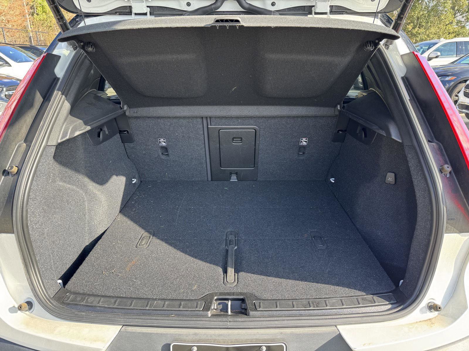 Used 2021 Volvo XC40 T5 R-Design w/ Advanced Package image 26