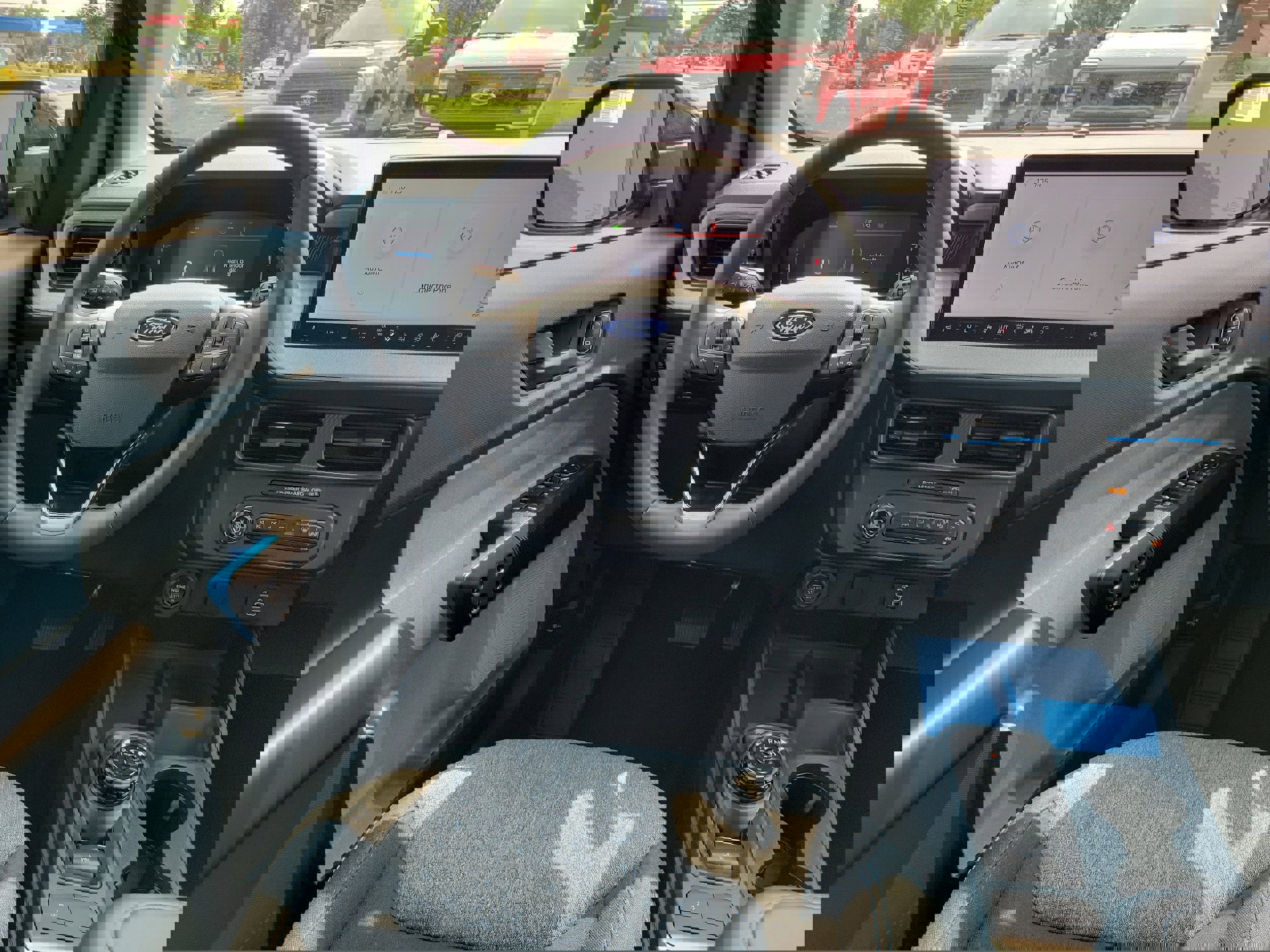 New 2025 Ford Maverick XLT w/ XLT Luxury Package image 14