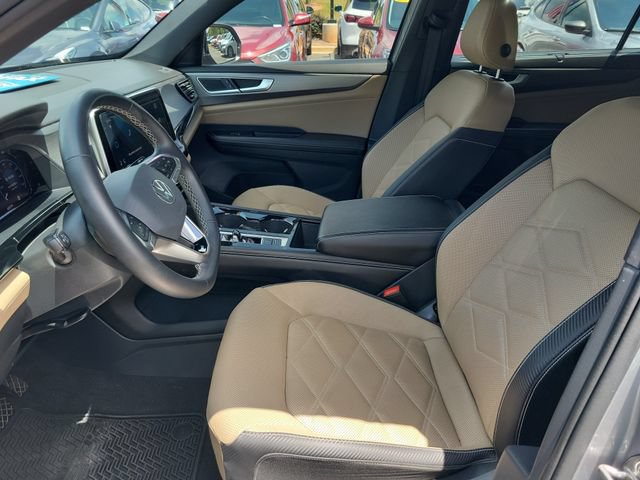 Used 2024 Volkswagen Atlas Cross Sport SE FWD image 29