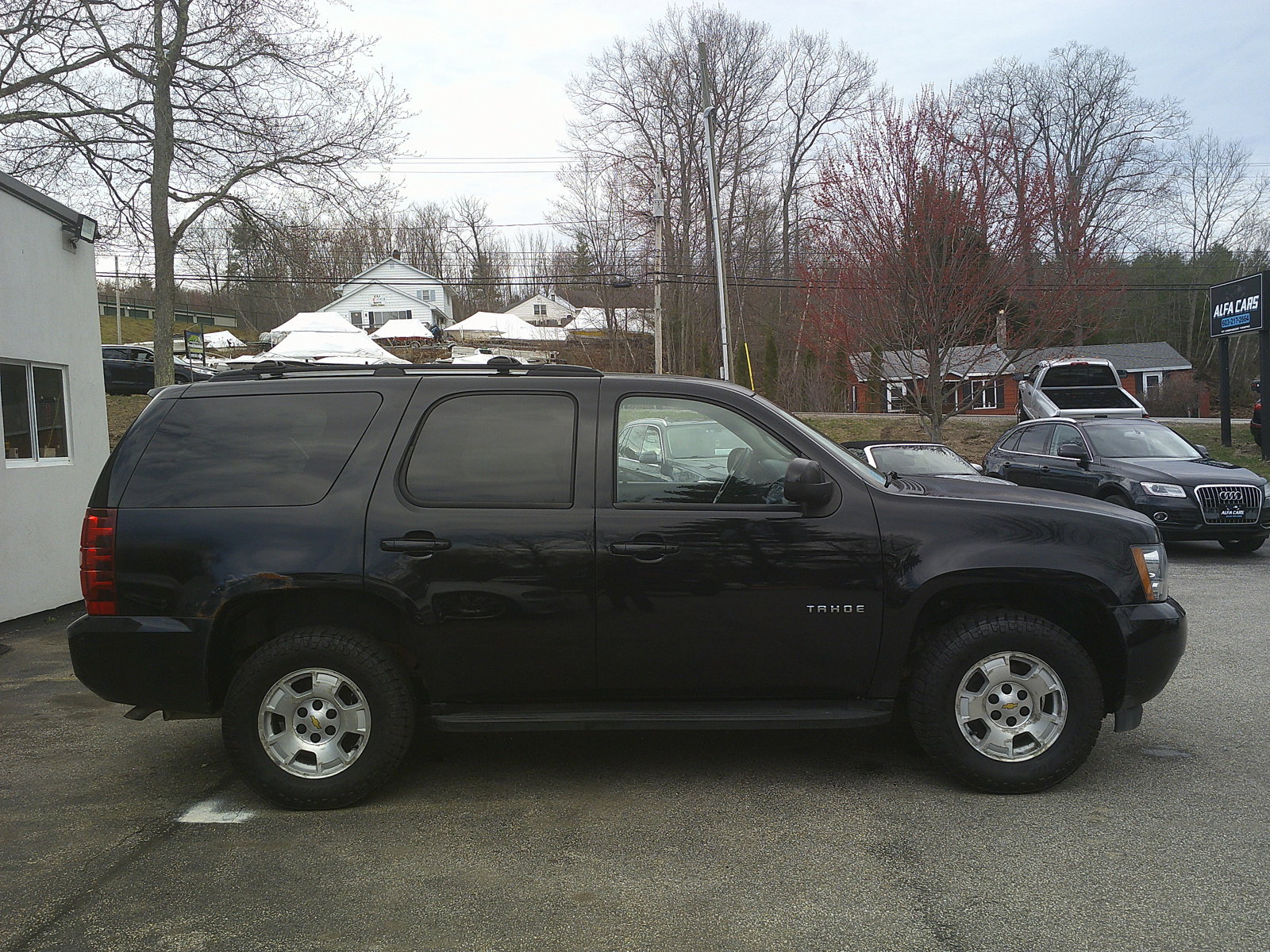 Used 2013 Chevrolet Tahoe LS w/ Convenience Package AWD/4WD image 4