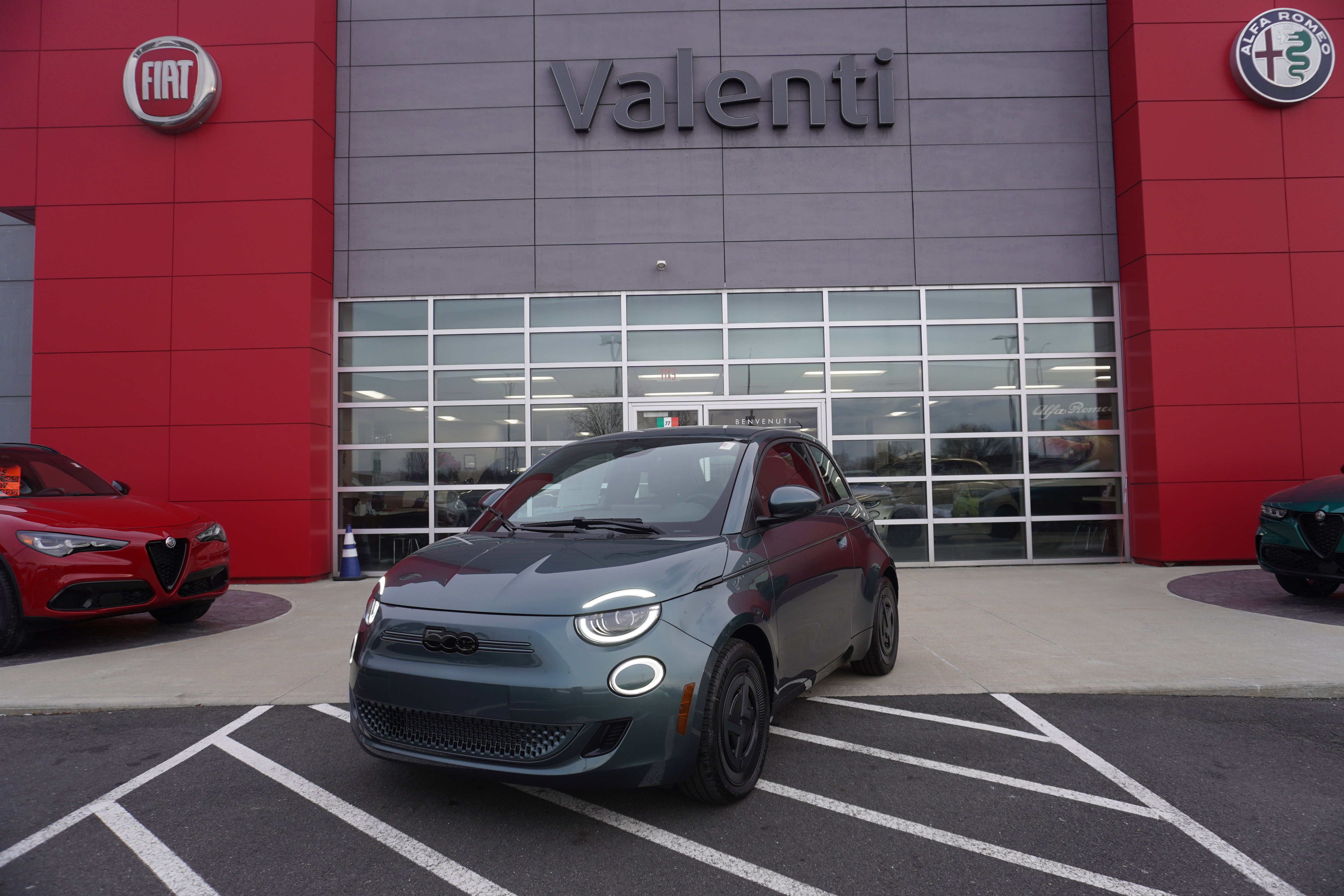 New 2025 FIAT 500 e image 1