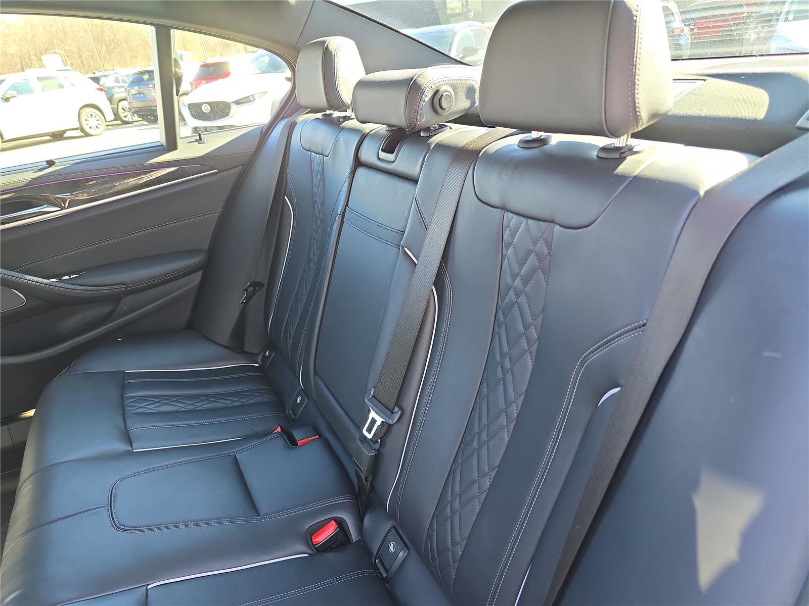 Used 2023 BMW M550i xDrive w/ Executive Package image 15