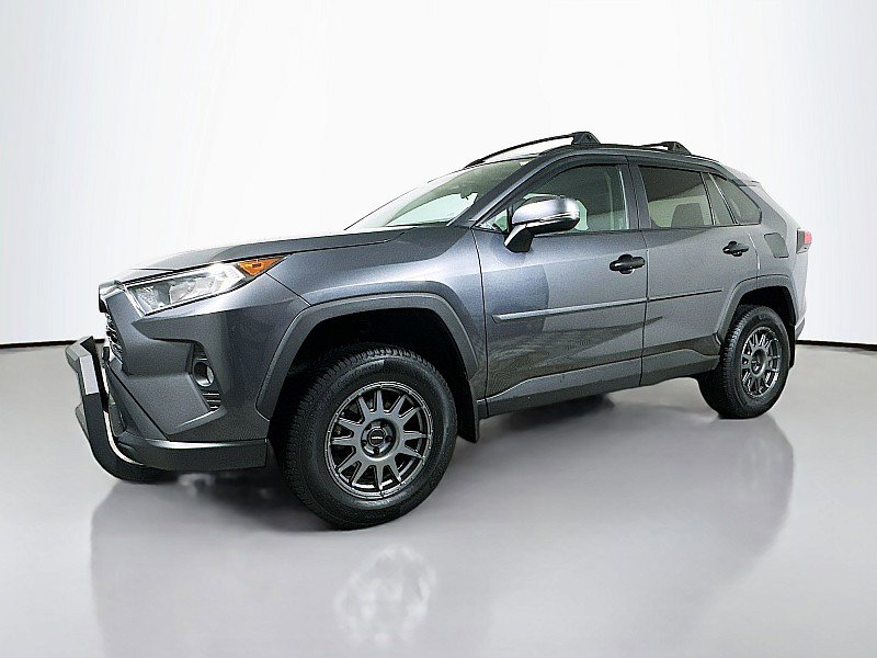 Used 2020 Toyota RAV4 XLE w/ Convenience Package image 3