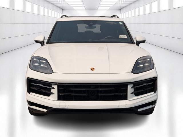 Used 2024 Porsche Cayenne S AWD/4WD image 2