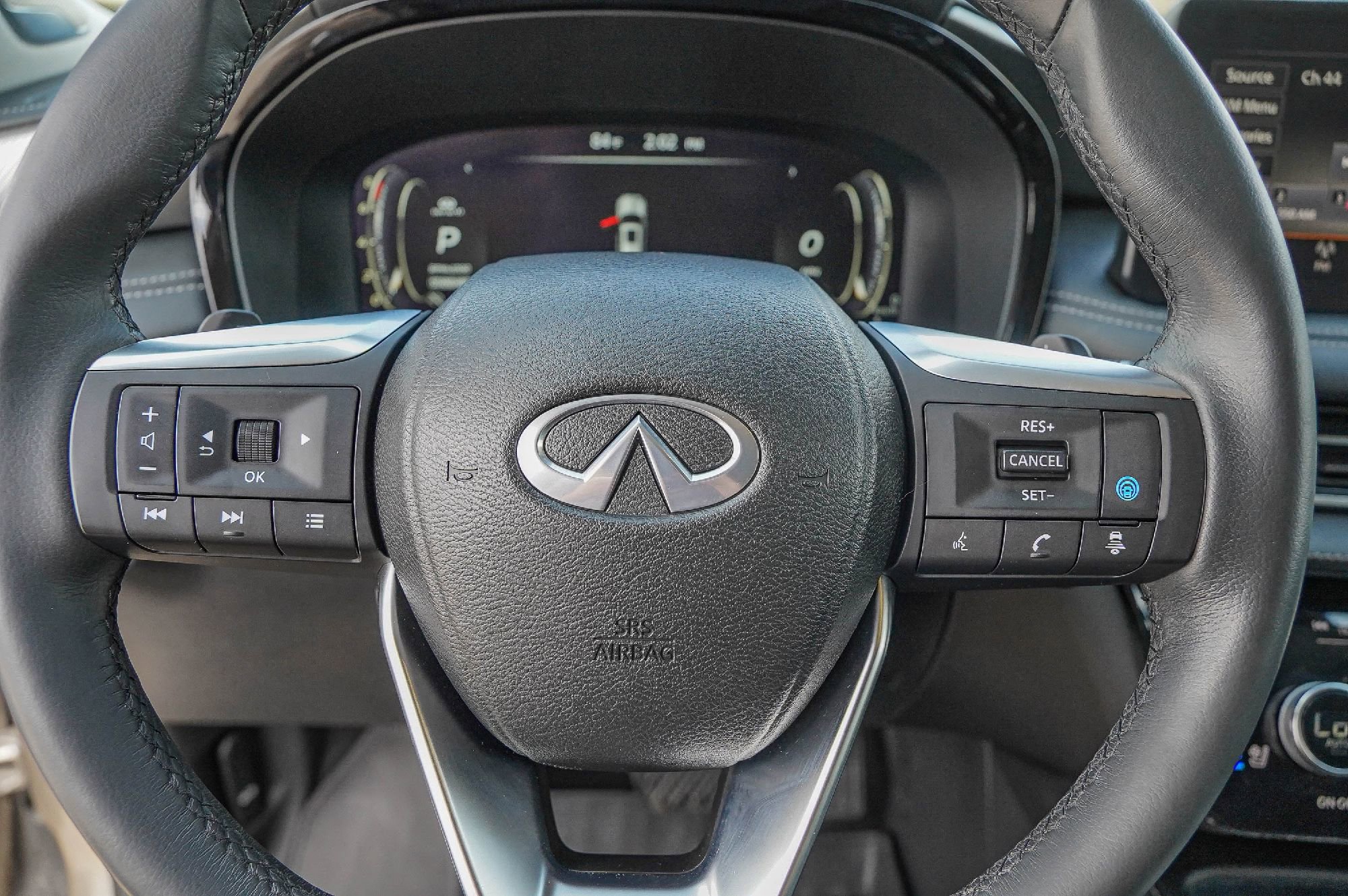 Certified 2023 INFINITI QX60 Luxe w/ Vision Package image 12