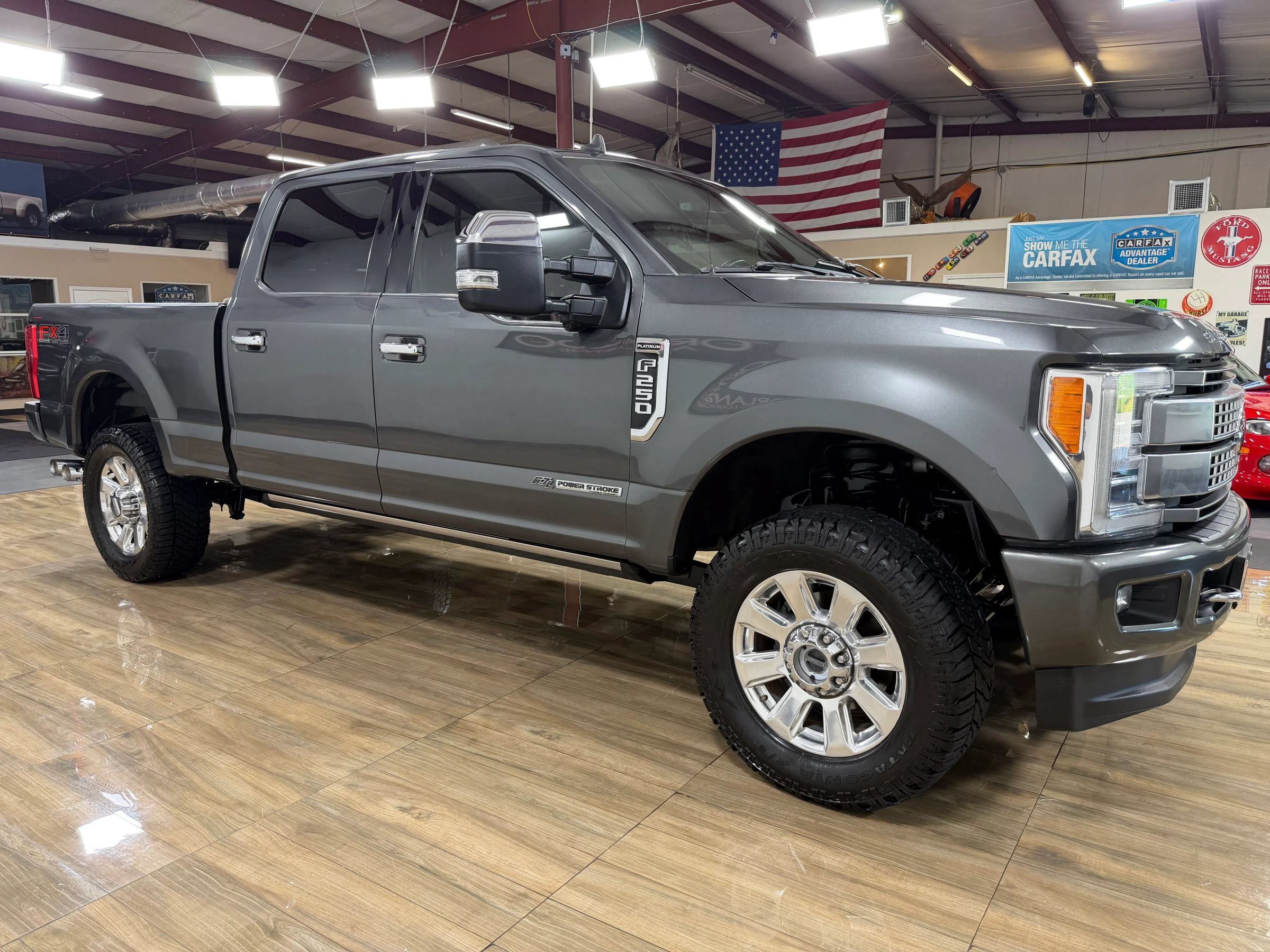 Used 2019 Ford F250 Platinum w/ Platinum Ultimate Package AWD/4WD image 3