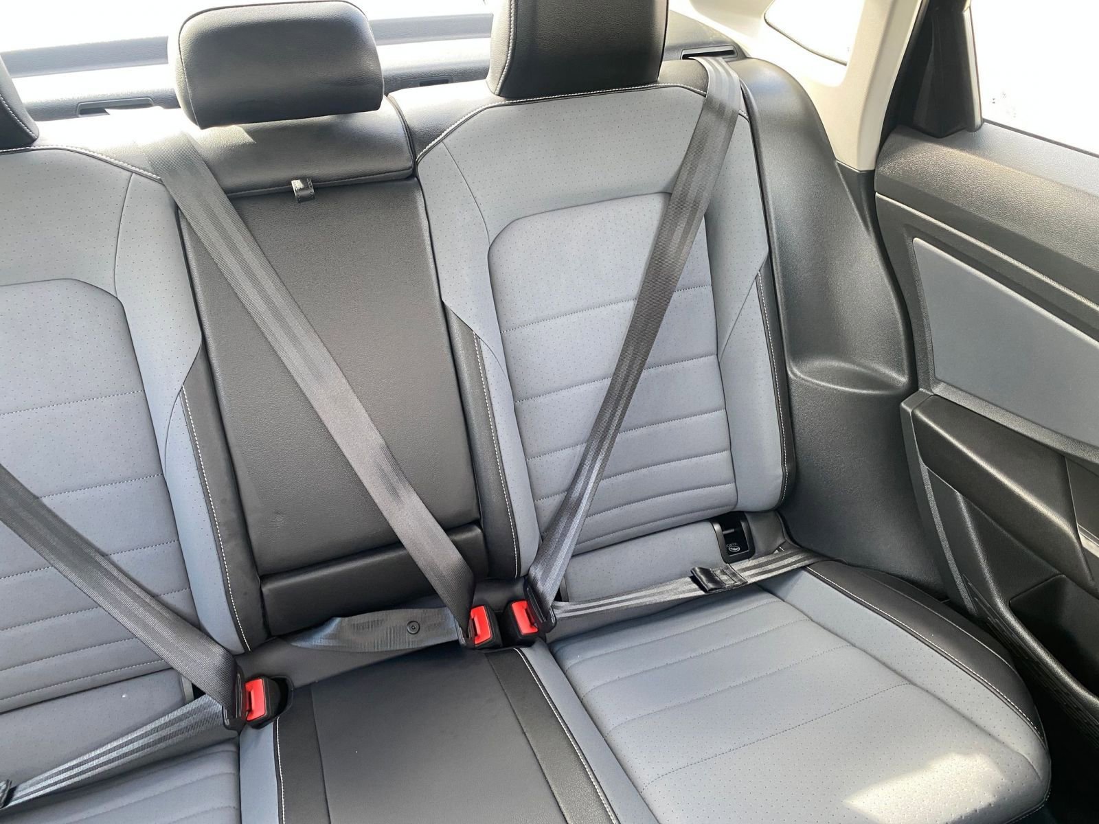 Used 2025 Volkswagen Jetta SE image 37