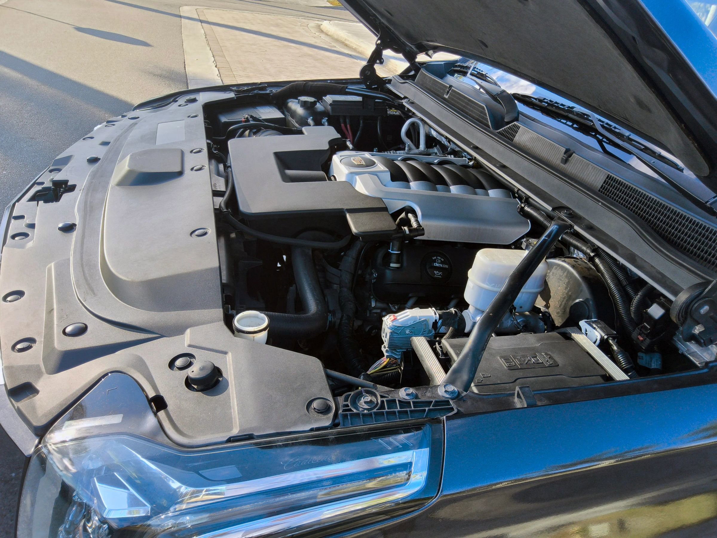 Used 2016 Cadillac Escalade Luxury image 44