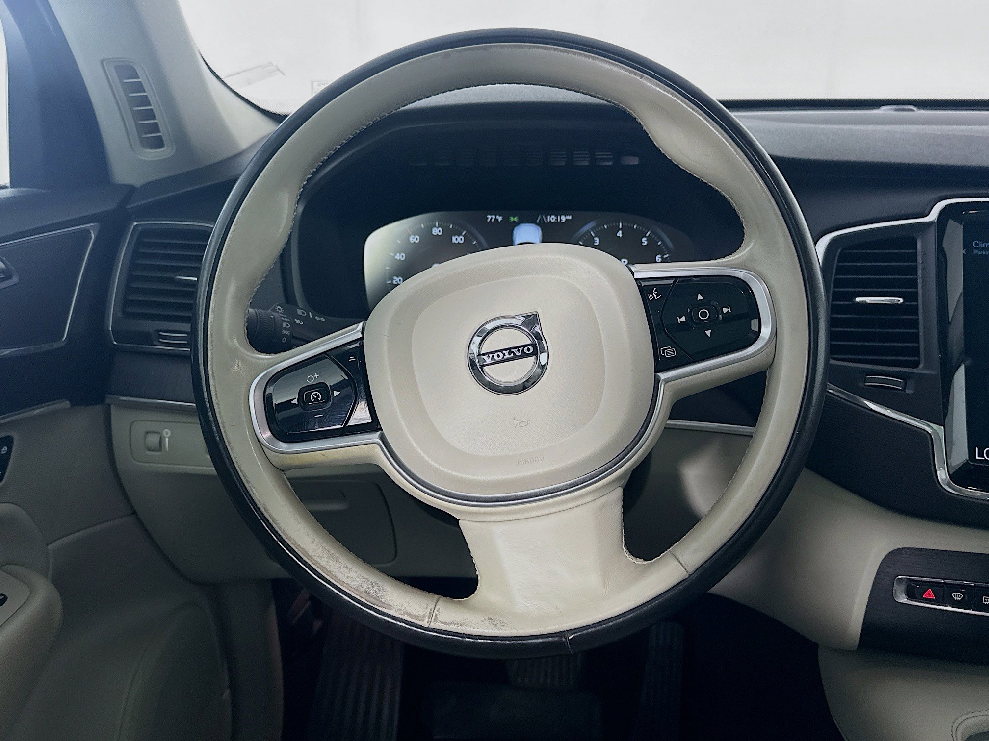 Used 2020 Volvo XC90 T5 Momentum FWD image 18