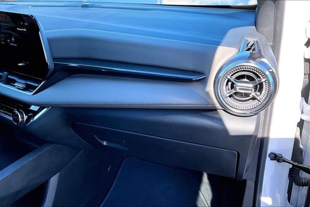 Used 2025 Chevrolet Equinox LT w/ Convenience Package II image 16