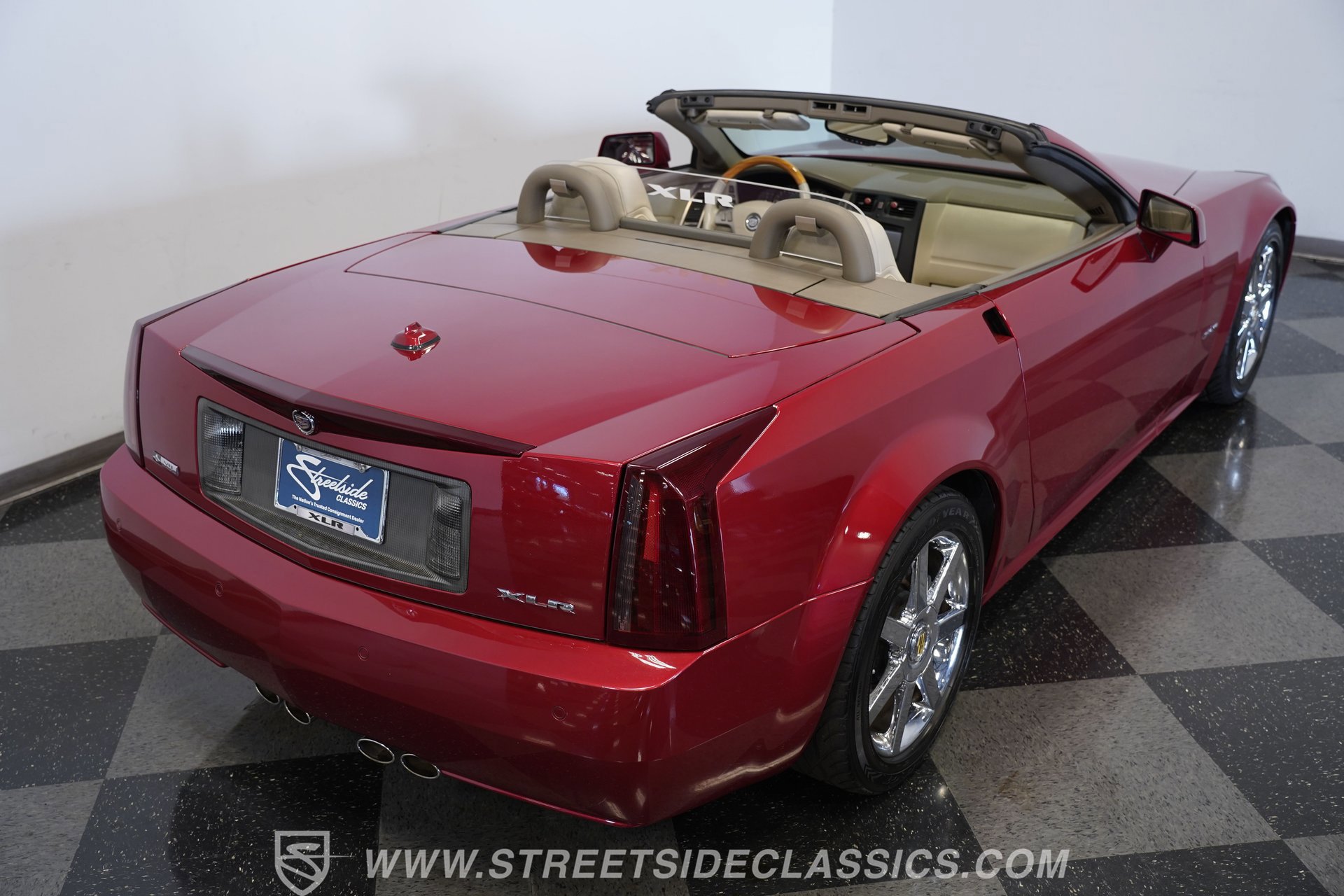 Used 2005 Cadillac XLR image 33