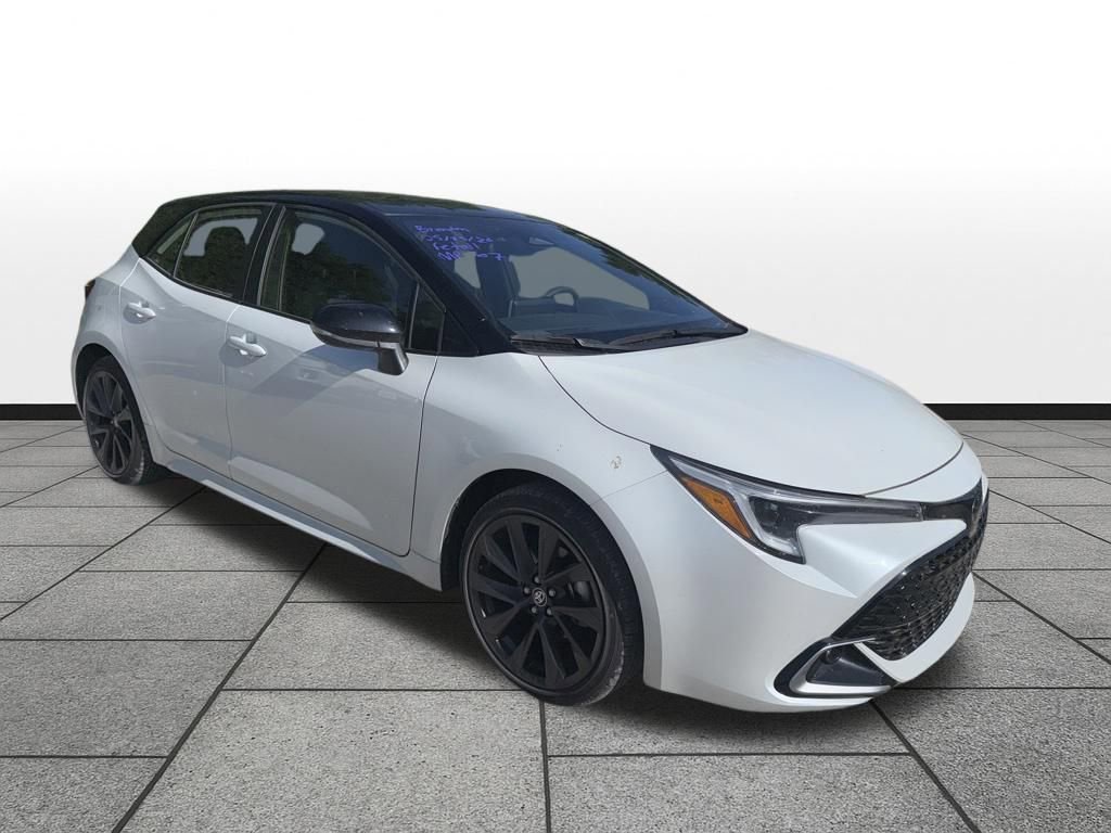 Used 2024 Toyota Corolla XSE FWD image 3