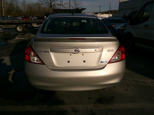 Used 2014 Nissan Versa SV image 8