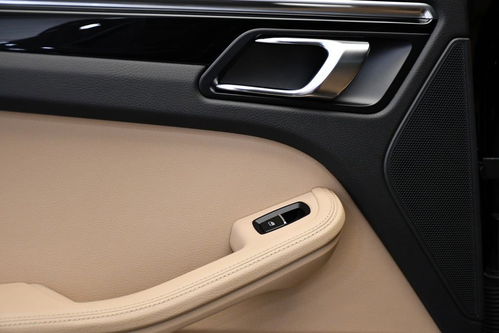 Certified 2023 Porsche Macan Turbo image 42