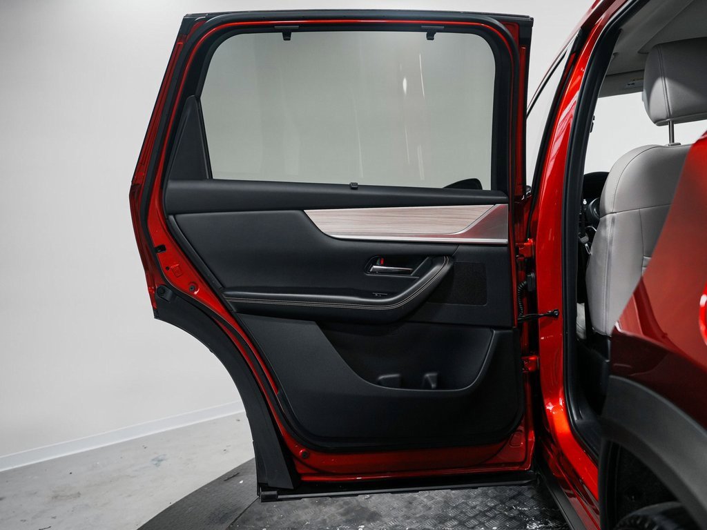 Used 2024 MAZDA CX-90 Plug-In Hybrid w/ Premium Pkg image 13