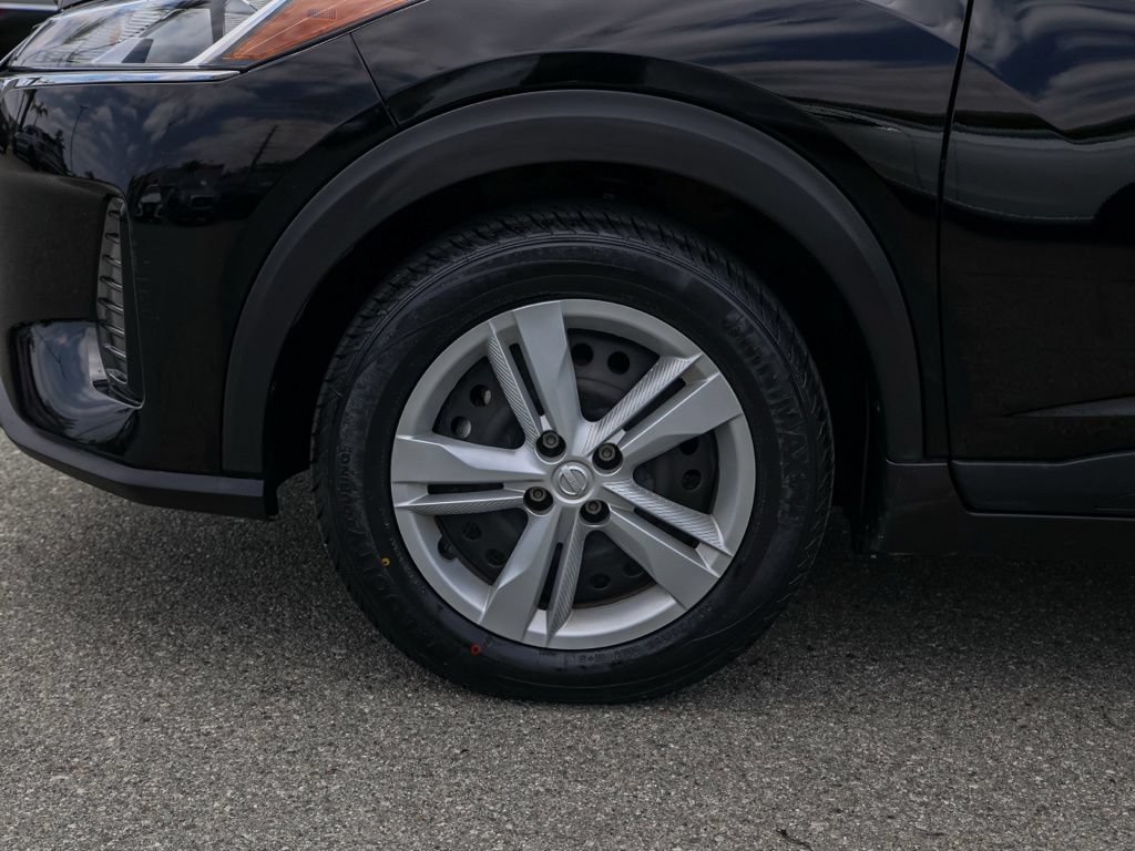 Used 2024 Nissan Kicks S FWD image 11