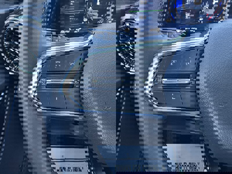 Used 2025 Chevrolet Equinox LT w/ Safety and Technology Package image 9