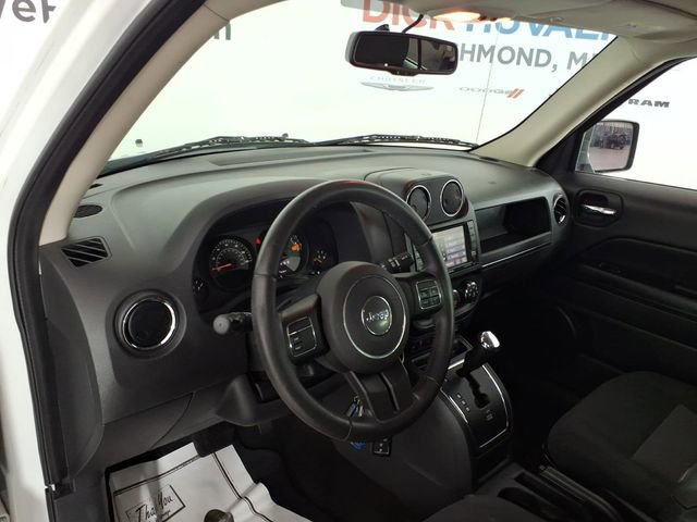 Used 2014 Jeep Patriot Latitude FWD image 13