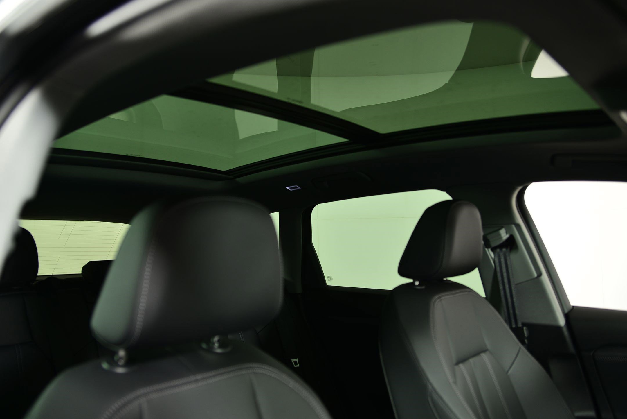 Certified 2025 Audi Q6 e-tron Premium w/ Convenience Package image 12