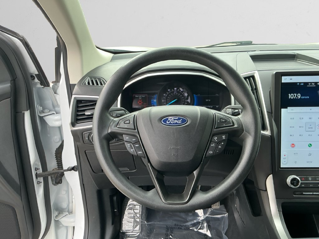Used 2021 Ford Edge SE FWD image 12