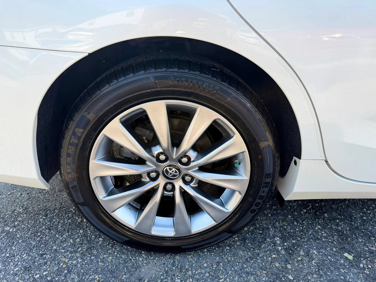 Used 2016 Toyota Camry XLE w/ Moonroof Package FWD image 11