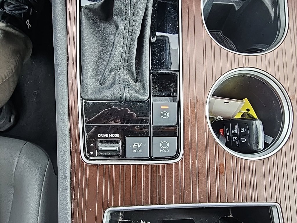 Used 2024 Toyota Sienna XLE image 17