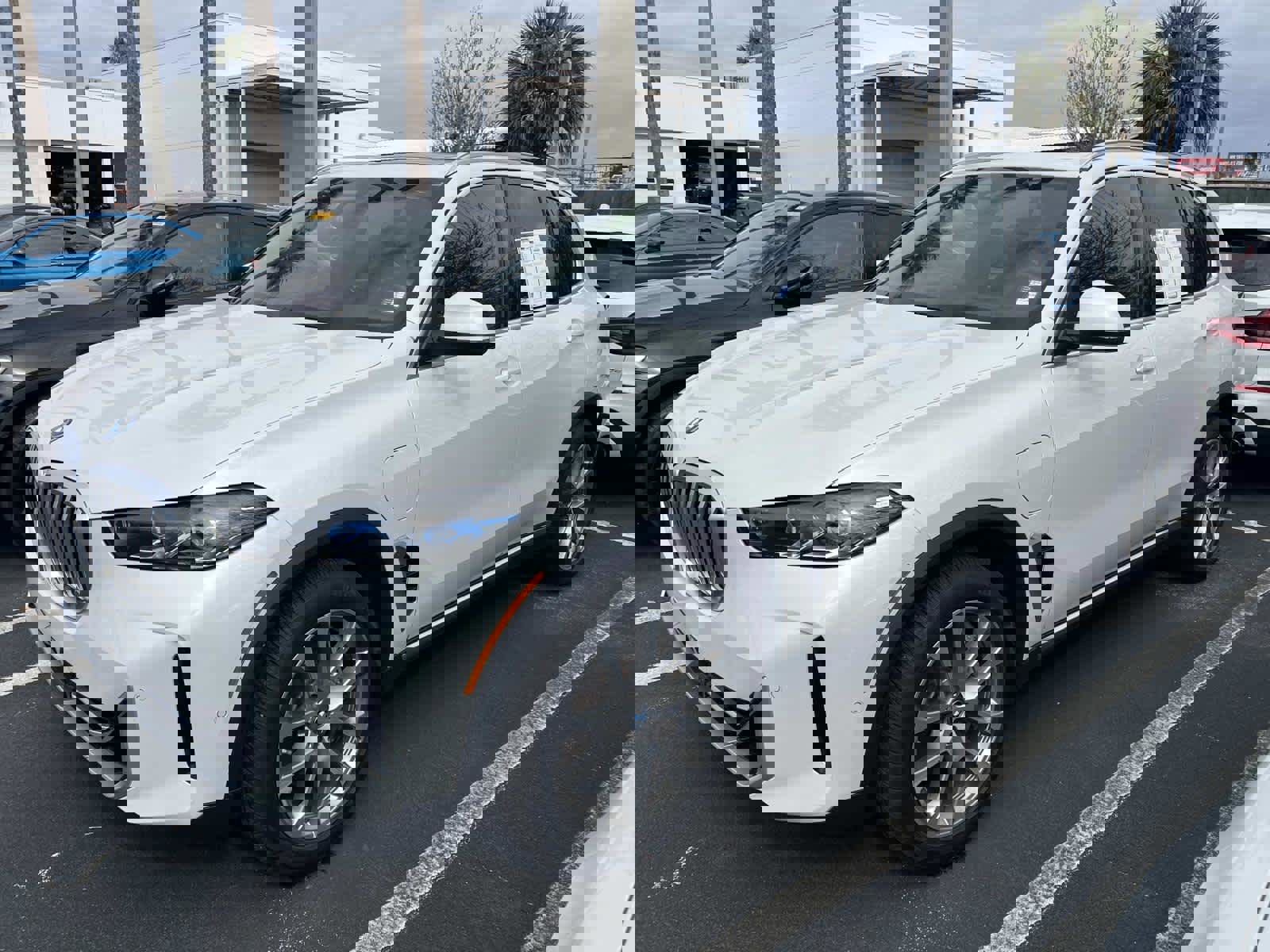 Certified 2025 BMW X5 xDrive50e w/ Premium Package image 2