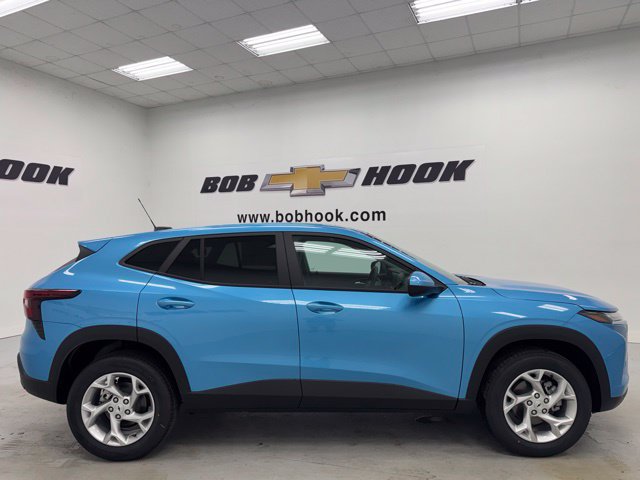 New 2026 Chevrolet Trax LS w/ LS Convenience Package FWD image 4