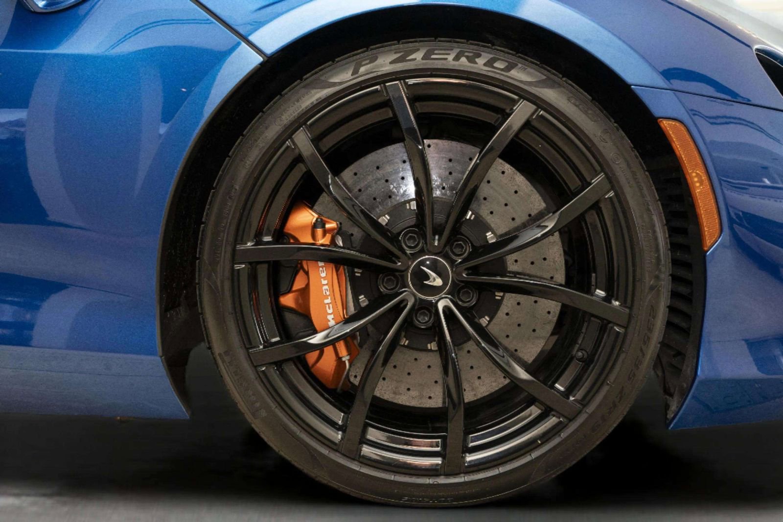 Used 2023 McLaren Artura RWD image 36