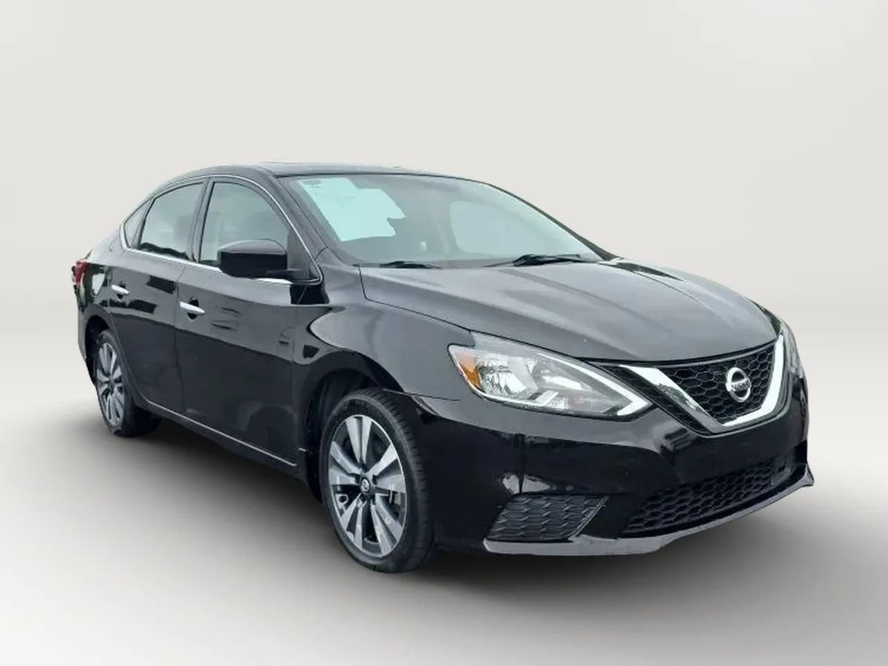 Used 2019 Nissan Sentra SV w/ Special Edition Package FWD image 3