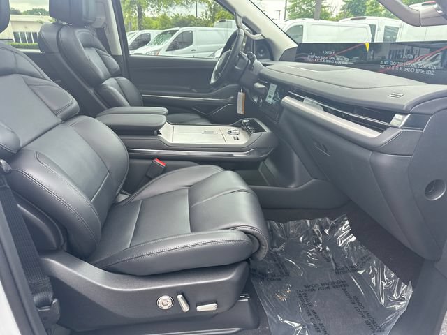 New 2026 Lincoln Navigator Reserve AWD/4WD image 14